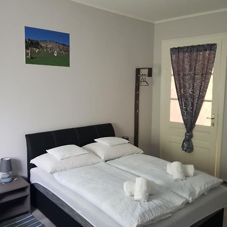 DM Vendégház Villány Esterno foto